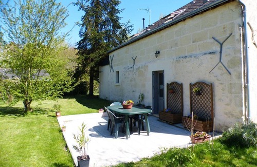 La Chapelle-sur-Loire Cottage | Charming 16th-18th Century House: Renovated, Close to Loire, Family-Friendly, All-Inclusive