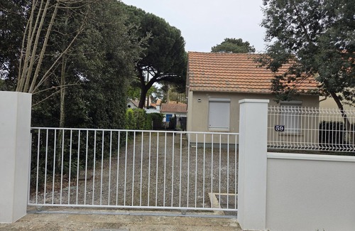 Saint-Brevin-les-Pins House | Charming 4-Bedroom House in Saint-Brévin-les-Pins with Garden, BBQ, Near Beach & Shops