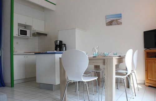 Saint-Georges-d'Oleron House | Charming Beach House in Saint-Georges-d'Oléron - 6 Guests, Private Terrace and Garden
