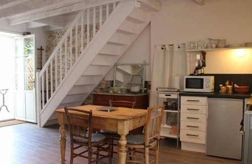 Talmont-Saint-Hilaire Cottage | Charming Cottage in Former School with Private Terrace, WiFi & Bikes, Near Thalassotherapy