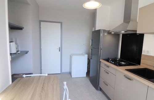 Saint-Gerons Cottage | Charming Gîte Near Saint-Étienne Cantalès Lake, Pet Friendly, 6 Pers, WiFi, BBQ