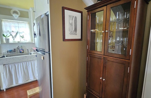 Napa Cottage | Charming Getaway – Cozy Pet-Friendly Cottage