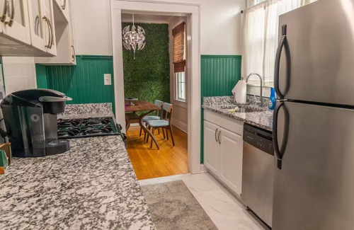 Ghent Condo | Charming Getaway in Historic Ghent