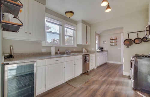 Windsor House | Charming Getaway, Walk to Windsor Lake & Downtown!