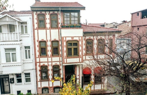Istanbul City Center House | Charming Greco-Ottoman Mansion with Modern Comforts in Historic Balat