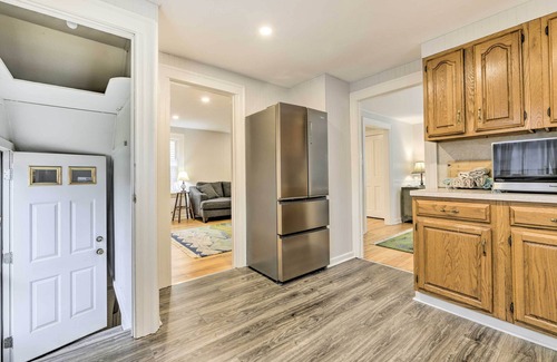New Haven House | Charming Hamden Home: 2 Mi to Yale University