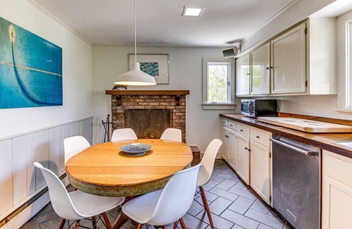 Amagansett Cottage | Charming Hampton's Beachfront Escape
