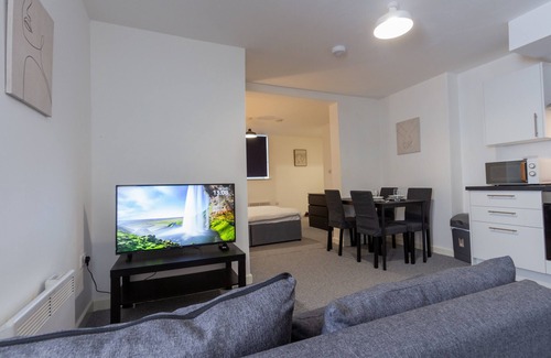Heywood Apartment | Charming Heywood 1BR Apt: Perfect for Long Stays