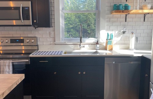 Old Wethersfield Historic District House | Charming Historic Owl House in Old Wethersfield