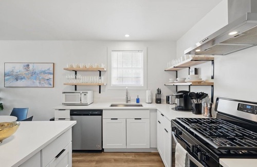 West Dallas House | Charming Historic 3B Heart of Dallas - Sleeps 12