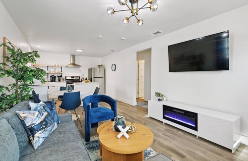 West Dallas House | Charming Historic 3B Heart of Dallas - Sleeps 12