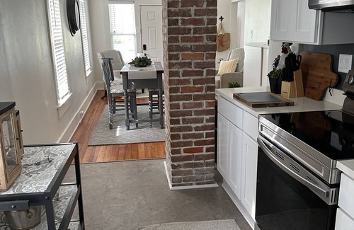 Mobile House | Charming Historic Midtown Home