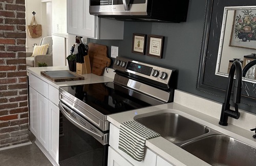 Mobile House | Charming Historic Midtown Home