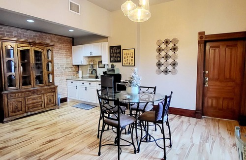 Ogden Apartment | Charming historical apartment in the heart of down town art district of Ogden