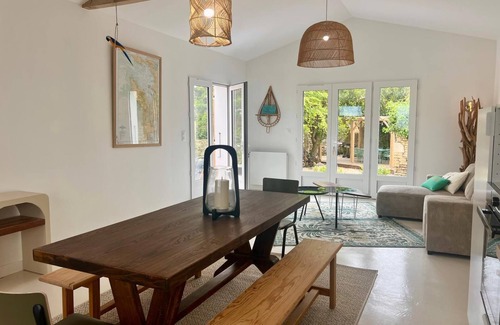Le Chateau-d'Oleron House | Charming house with garden and beach access