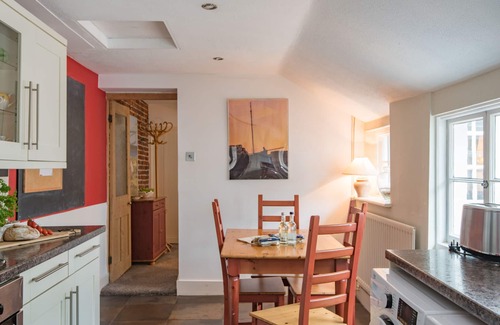 Deal House | Charming holiday cottage in the centre of Deal, sleeping 6 guests, 2 bathrooms seconds from the sea