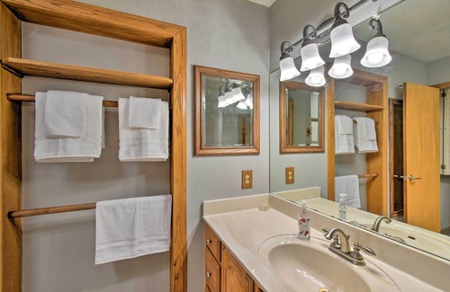 Newcastle Village House | Charming Home < 11 Mi to Downtown Phoenix!