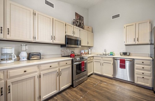 Flagstaff Cabin | Charming Home in Country Club Flagstaff with Views