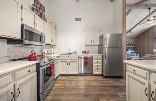 Flagstaff Cabin | Charming Home in Country Club Flagstaff with Views