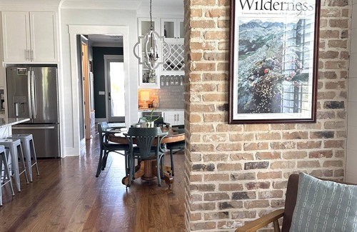 Taylor House | Charming home in Plein Air - Taylor, MS - Open Arkansas Weekend! Pet friendly