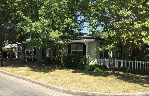 Sonoma House | Charming home near the historic square