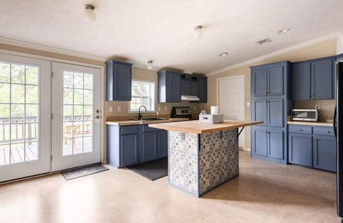 Dripping Springs House | Charming Home - 8 acres Ranch - Venues & Breweries