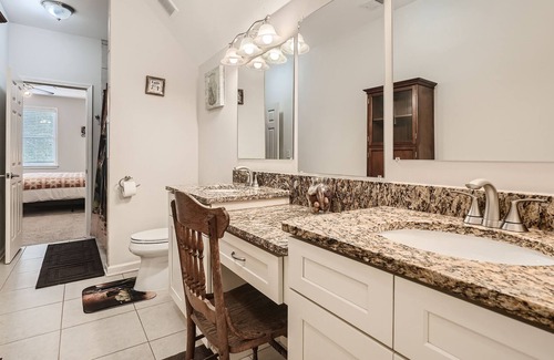 Pittsburgh House | Charming Home w/ Fire Pit - 5 Min to Downtown ATL