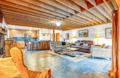 Overlook Park House | Charming home w/private hot tub, adult/kid bikes, strollers & 8 SHARC passes