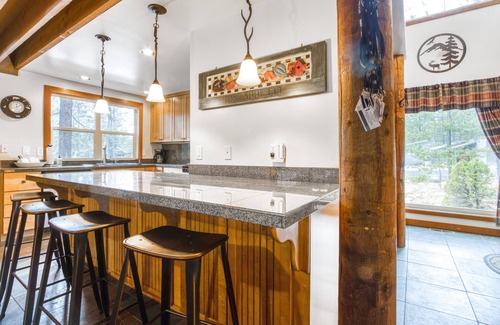 Overlook Park House | Charming home w/private hot tub, adult/kid bikes, strollers & 8 SHARC passes