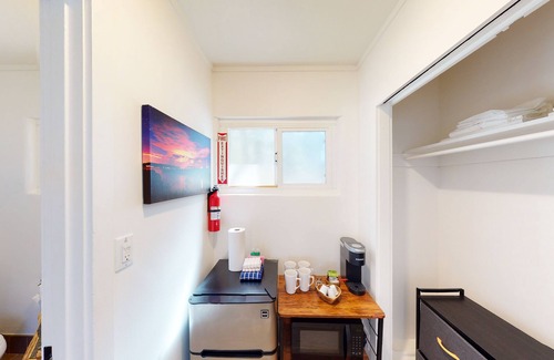 Kings Beach Ski Chalet | Charming hotel with lakeview, golf, skiing, WiFi, & Netflix
