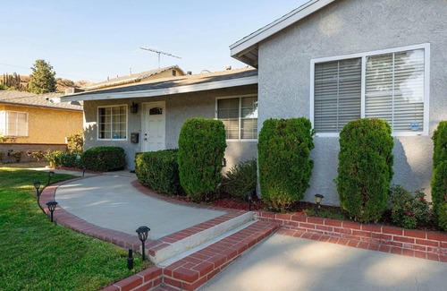 Burbank House | Charming house in Burbank!
