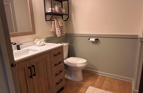 Northport House | Charming house in Northport close to beaches, Wineries, town, trails