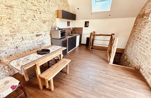 Demigny Apartment | Charming house in the heart of Burgundy, close to Beaune and the wine route.