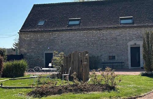 Demigny Apartment | Charming house in the heart of Burgundy, close to Beaune and the wine route.