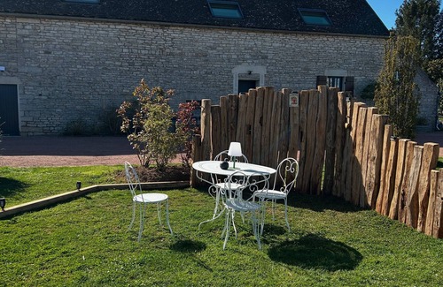 Demigny Apartment | Charming house in the heart of Burgundy, close to Beaune and the wine route.