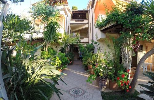 Parghelia Apartment | Charming House with Pool