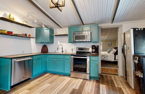 Pottsboro House | Charming house with short walk to sandy beach and boat launch