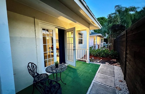 Old Northwood Historic District Villa | CHARMING INDEPENDENT GUEST HOUSE
