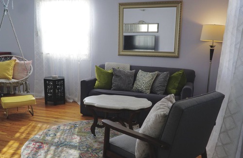 Columbia House | Charming kit house centrally located