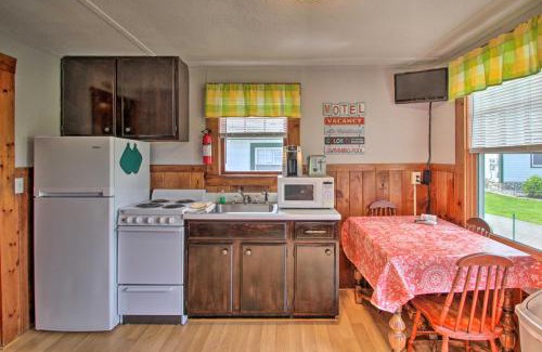 Laconia House | Charming Laconia Cottage Walk to Weirs Beach