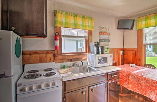 Laconia House | Charming Laconia Cottage Walk to Weirs Beach