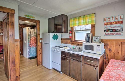 Laconia House | Charming Laconia Cottage Walk to Weirs Beach