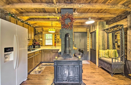 Ridge Cabin | Charming Lakefront Cabin: Fish, Hike & More!