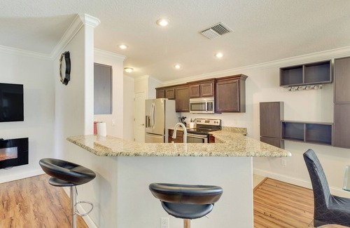 Leesburg House | Charming Leesburg Getaway w/Screened Porch!