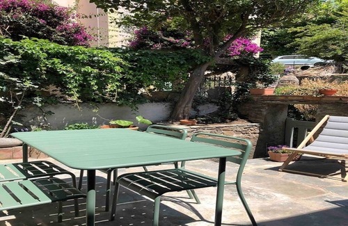 Nonza Apartment | Charming little garden apartment in village center