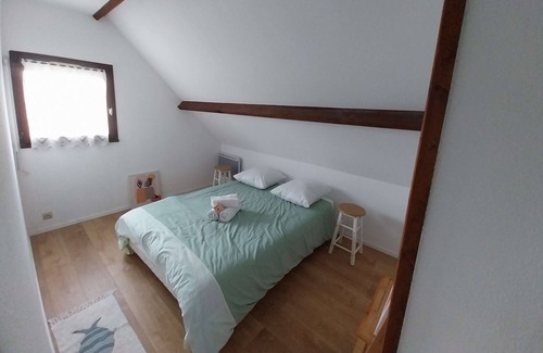 Damgan House | Charming little house with shared pool 0