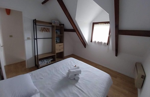 Damgan House | Charming little house with shared pool 0