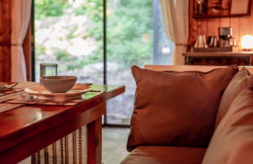 Kabletown Cabin | Charming Log Cabin in a Mountain Lake Community