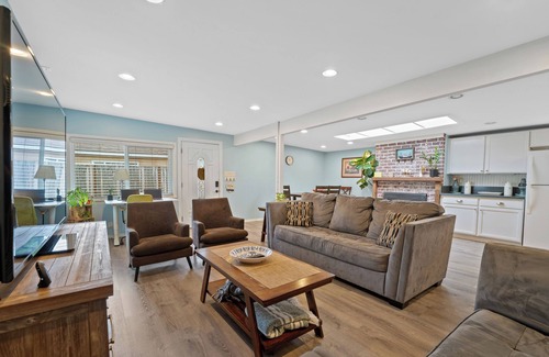 Harbor House | Charming Long Beach Home Near LAX, Beaches