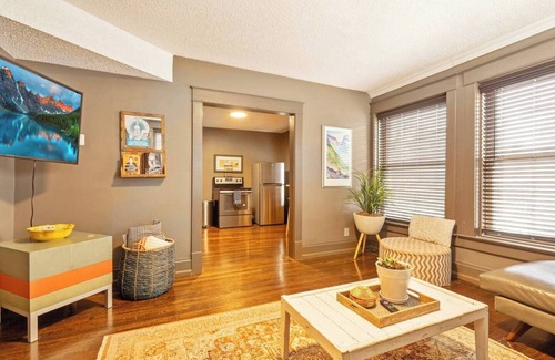 Kansas City Apartment | Charming long stay with city views